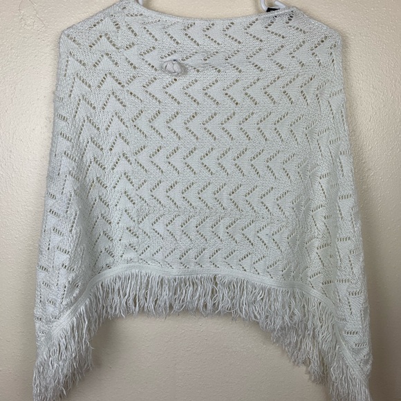 Beautiful White Scarf - Picture 2 of 4